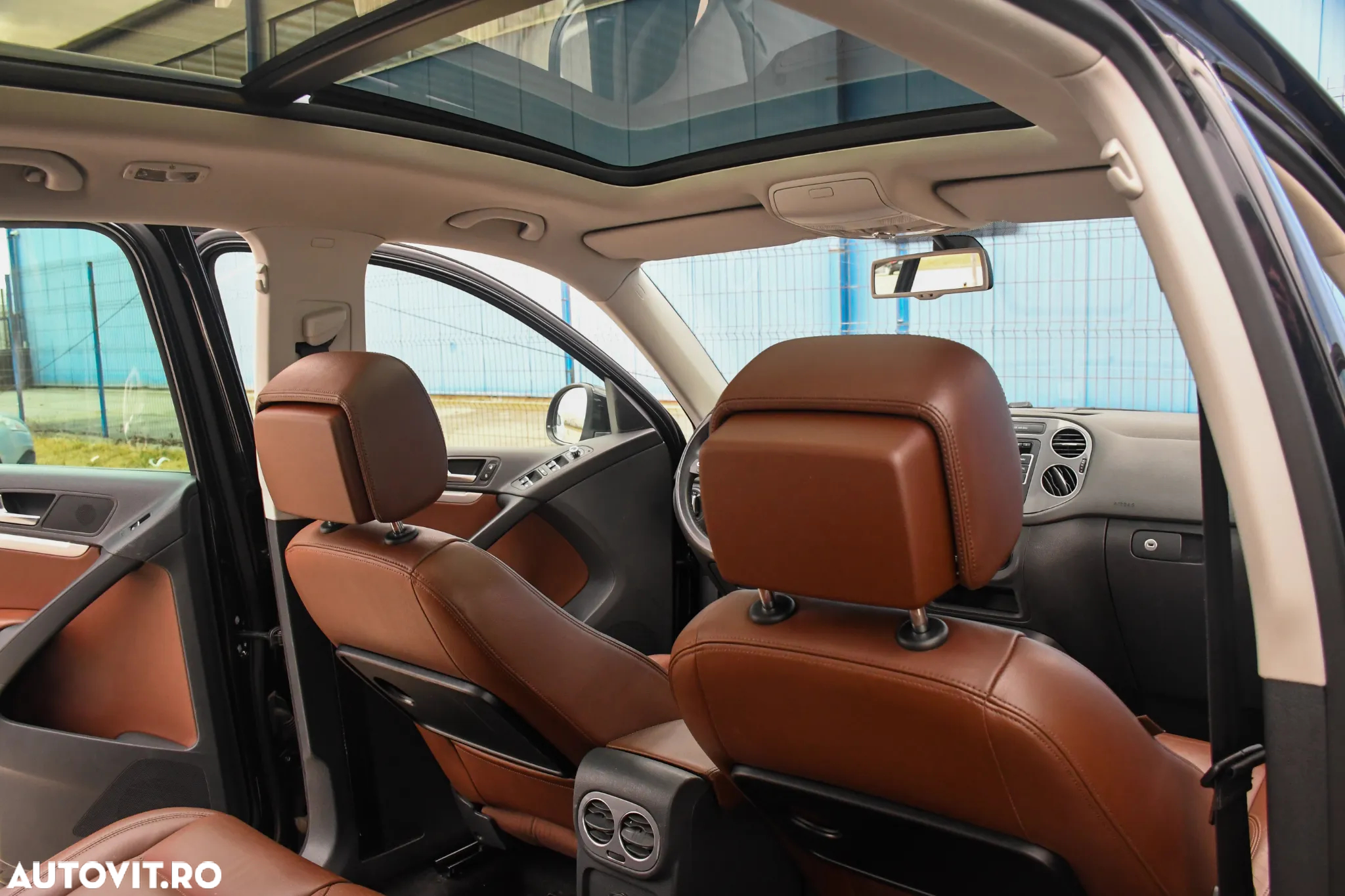 Volkswagen Tiguan 2.0 TDI 4Motion DSG Sport & Style - 14