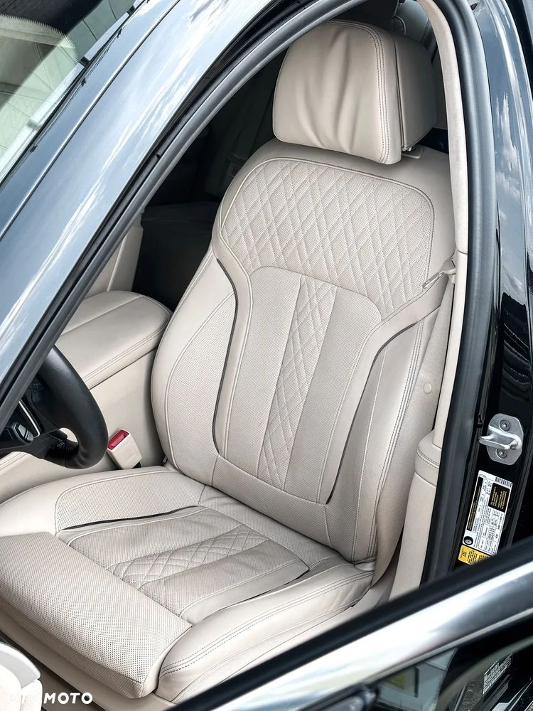 BMW Seria 7 750Li Edition Exclusive - 11