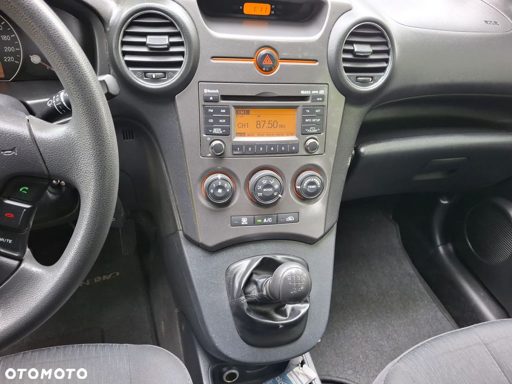 Kia Carens 1.6 CVVT Vision - 24