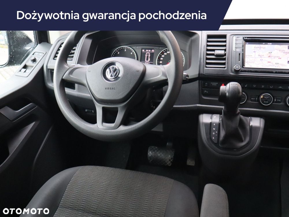 Volkswagen Caravelle - 9