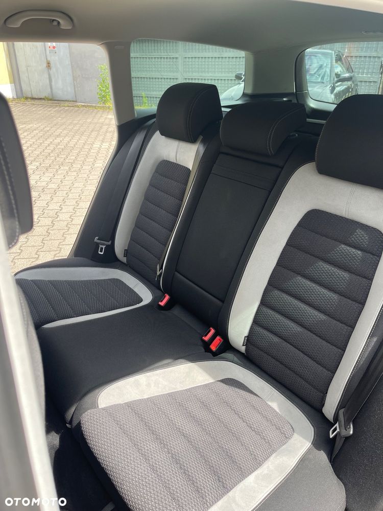 Volkswagen Passat - 15