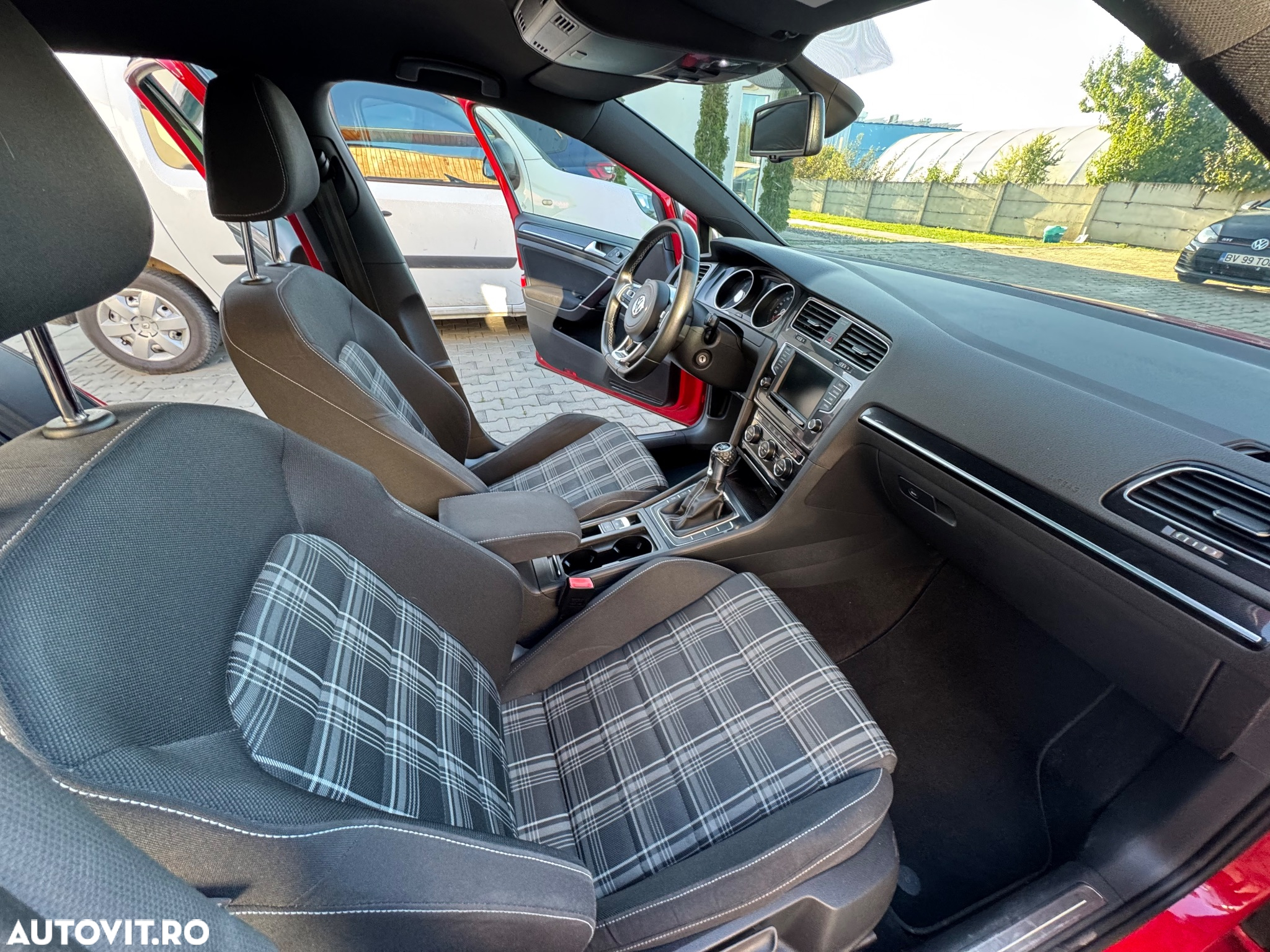 Volkswagen Golf 2.0 TDI DPF BMT GTD - 30