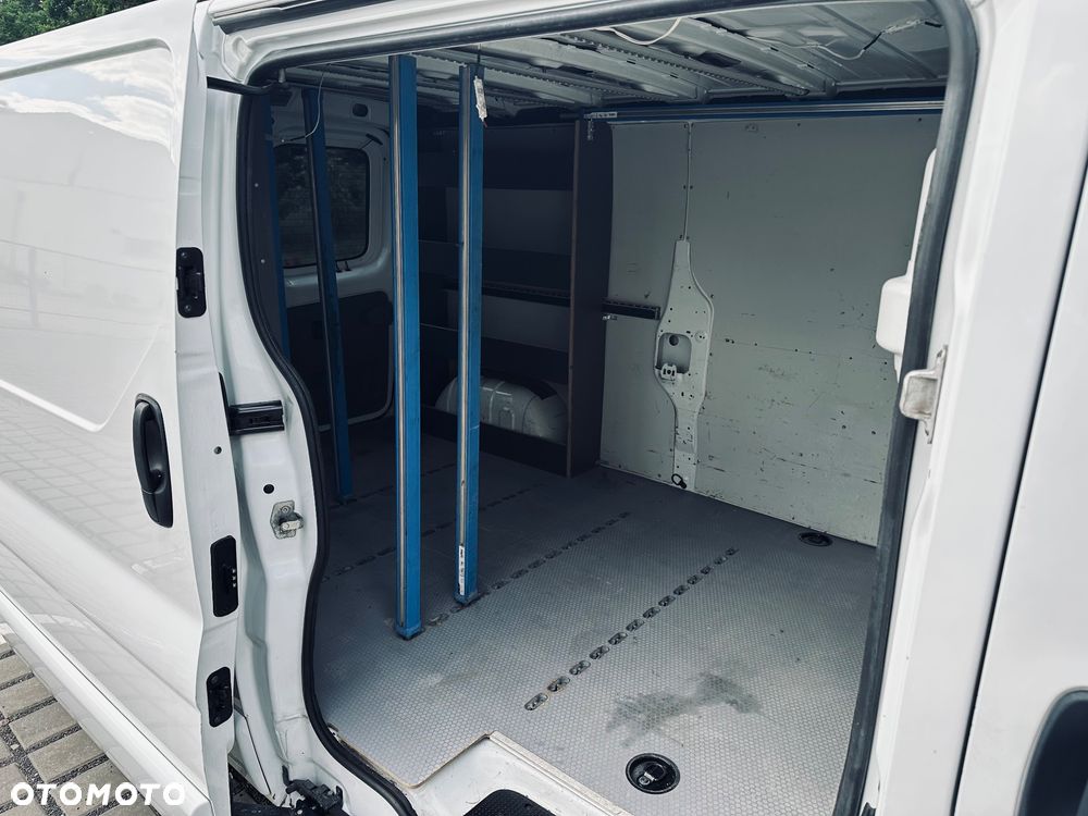 Renault Vivaro - 18