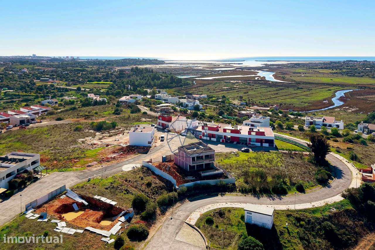 Fantástica moradia T4 Mexilhoeira Grande - área bruta de 200m2 - Mexil - Grande imagem: 3/37