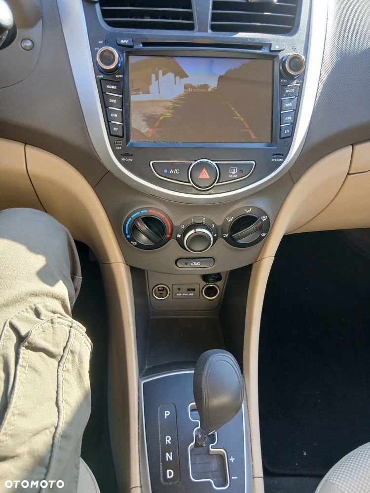 Hyundai Accent - 6