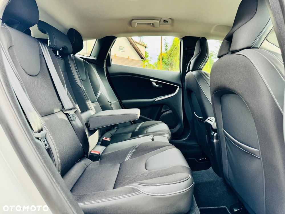 Volvo V40 D4 Drive-E Momentum - 30