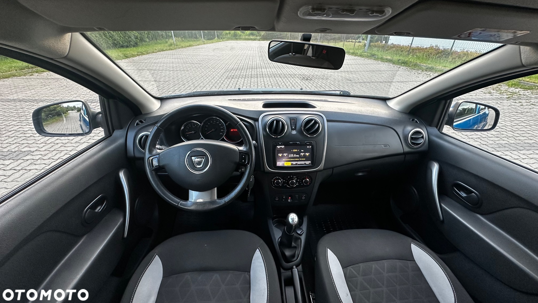 Dacia Sandero TCe 90 Celebration - 22