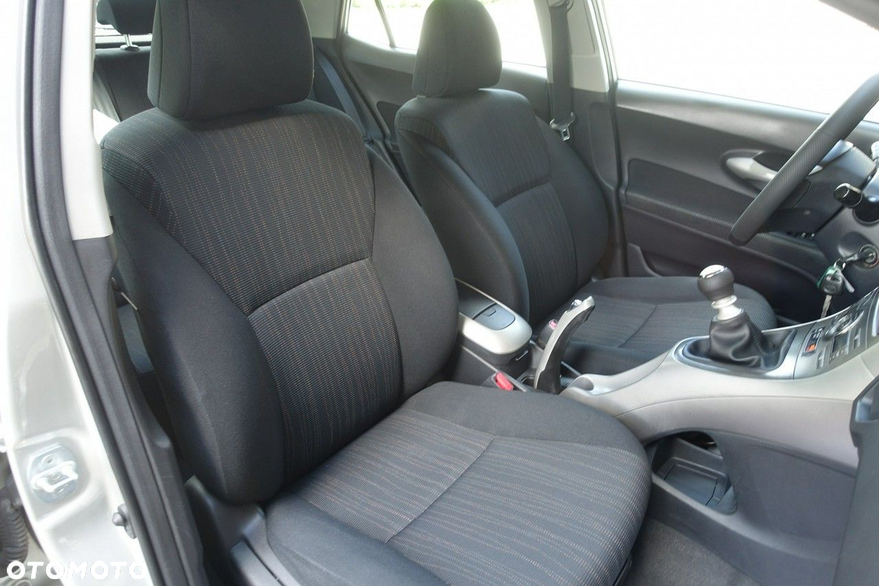 Toyota Auris 1.4 D-4D Premium - 13