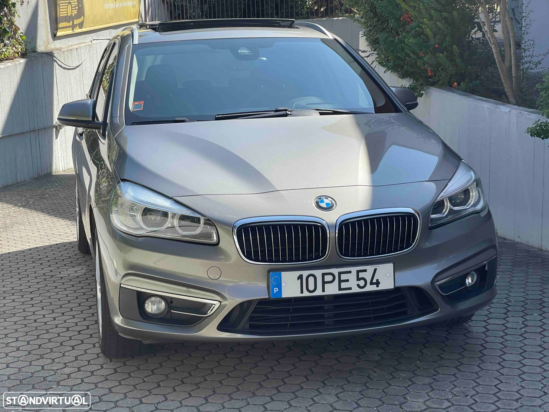 BMW 218 Active Tourer d Line Luxury Auto - 3