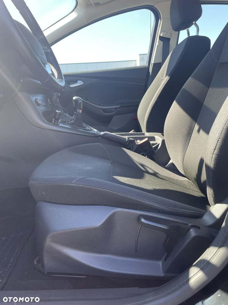 Ford Focus 1.6 Trend - 12