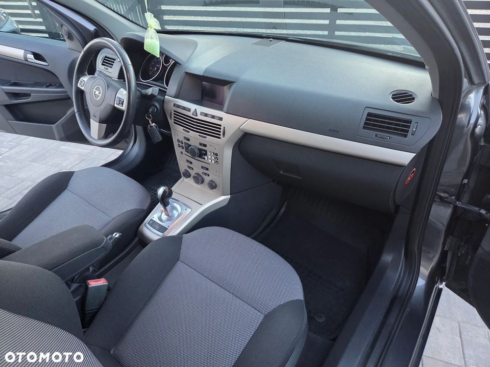 Opel Astra 1.6 Automatik Design Edition - 17