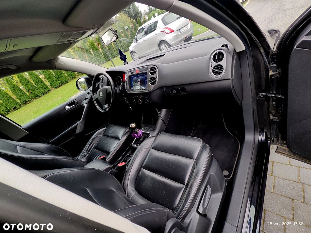 Volkswagen Tiguan 2.0 TDI DPF BlueMotion Technology Sport & Style - 9