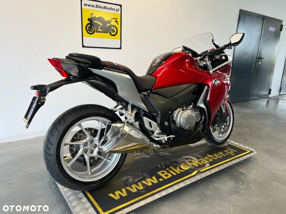 Honda VFR - 6