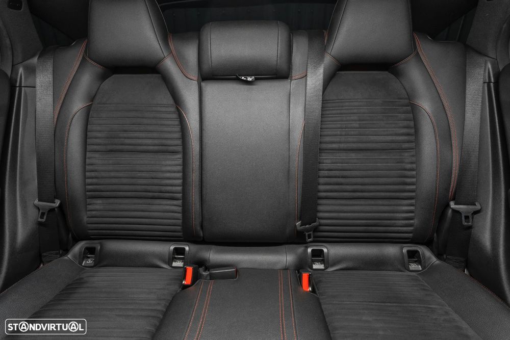 Mercedes-Benz CLA 200 d Shooting Brake AMG Line - 25