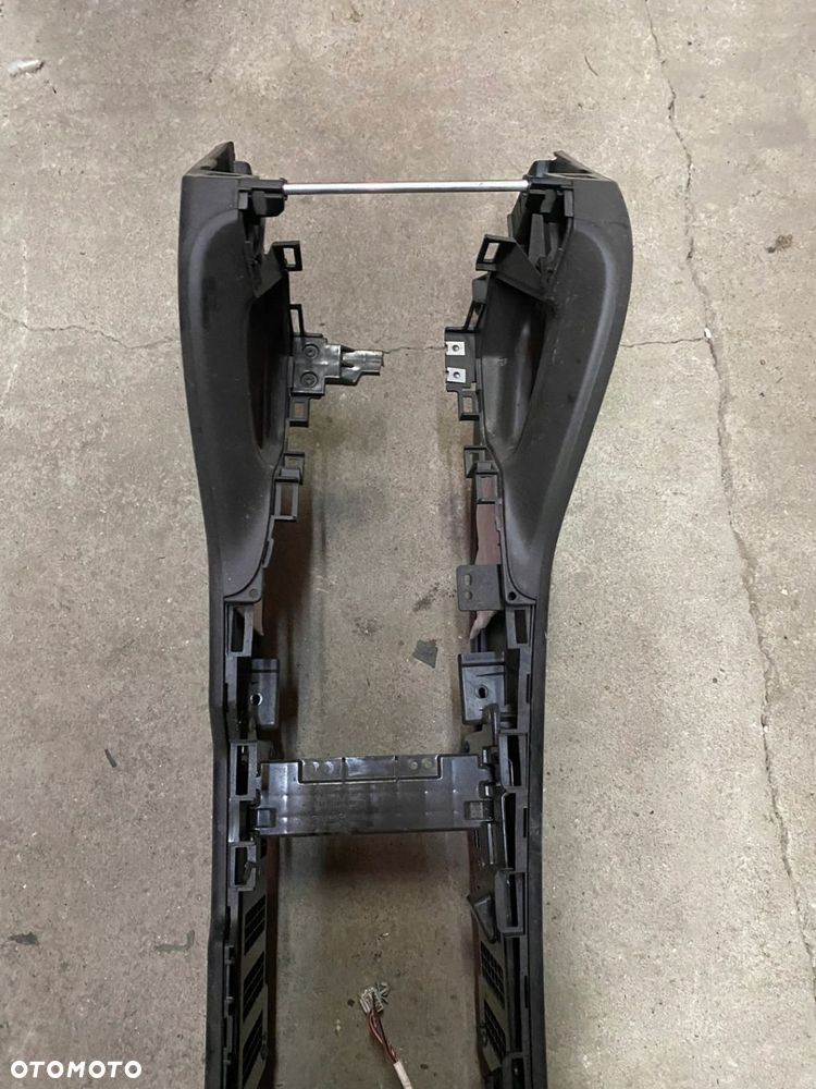 JEEP GRAND CHEROKEE WK2 PODŁOKIETNIK - 2