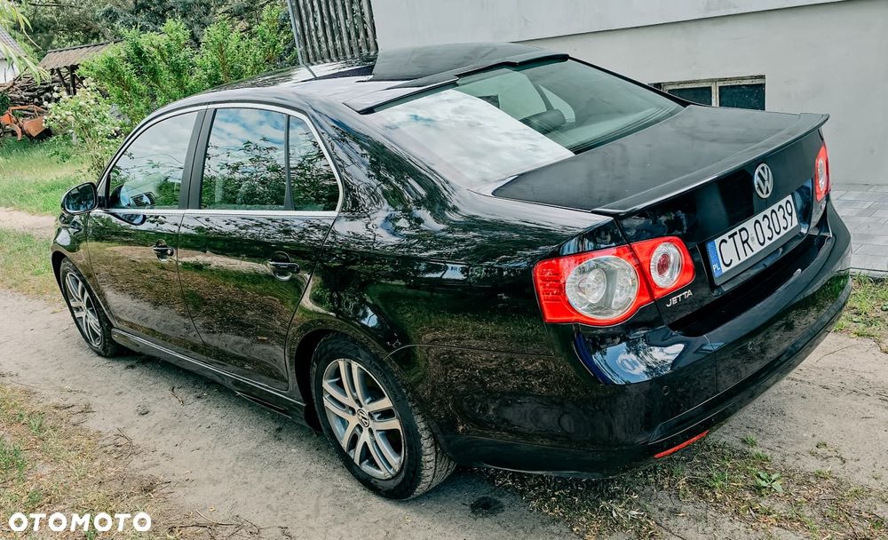 Volkswagen Jetta 1.9 TDI Comfortline - 5