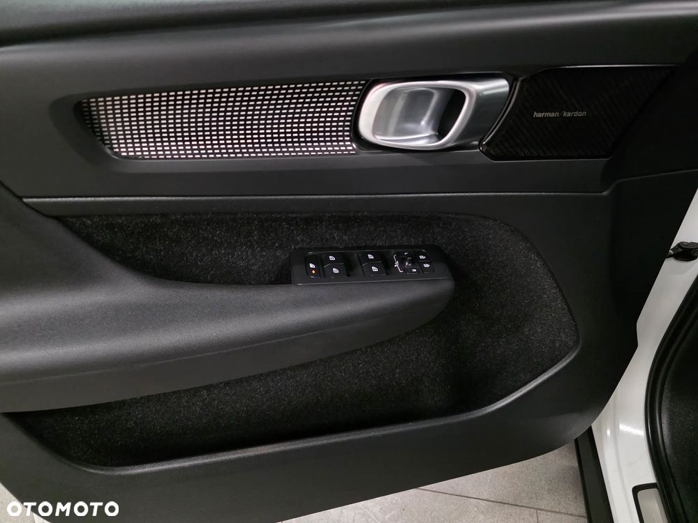 Volvo XC 40 D3 SCR R-Design - 23