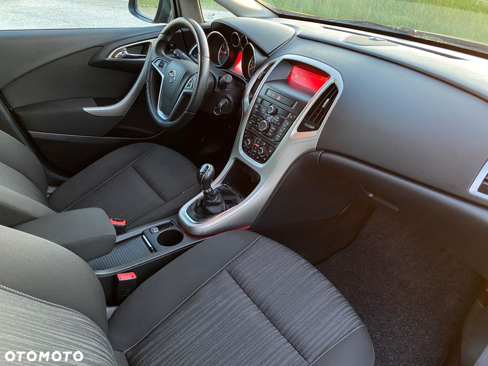 Opel Astra 1.4 Turbo Design Edition - 25