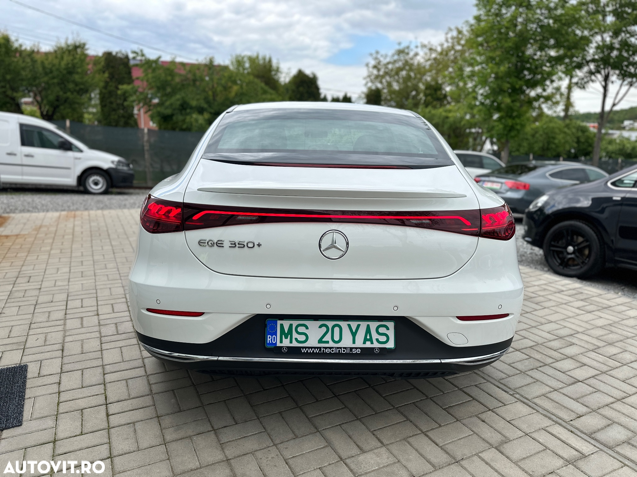 Mercedes-Benz EQE 300 - 8
