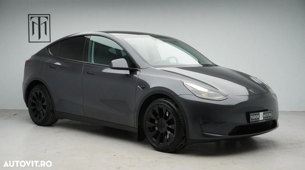 Tesla Model Y AWD Long Range - 3