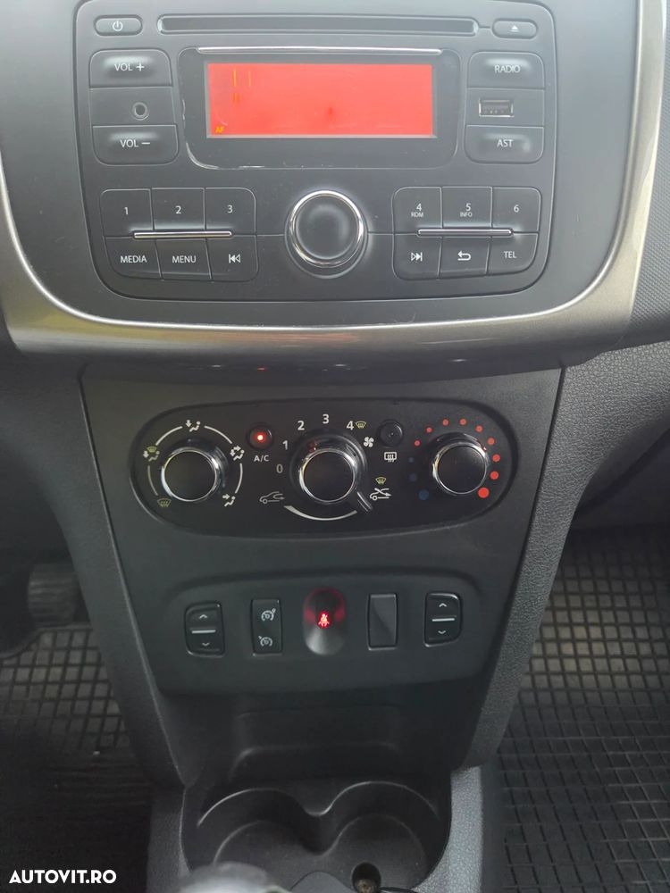 Dacia Logan 0.9 90CP Laureate - 12