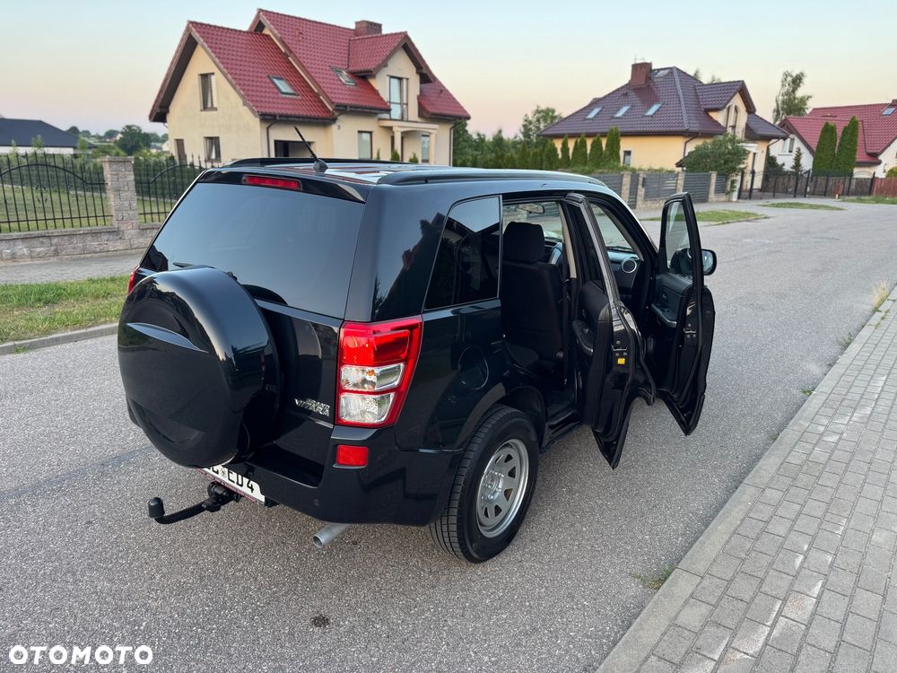 Suzuki Grand Vitara 2.0 Comfort Family - 38