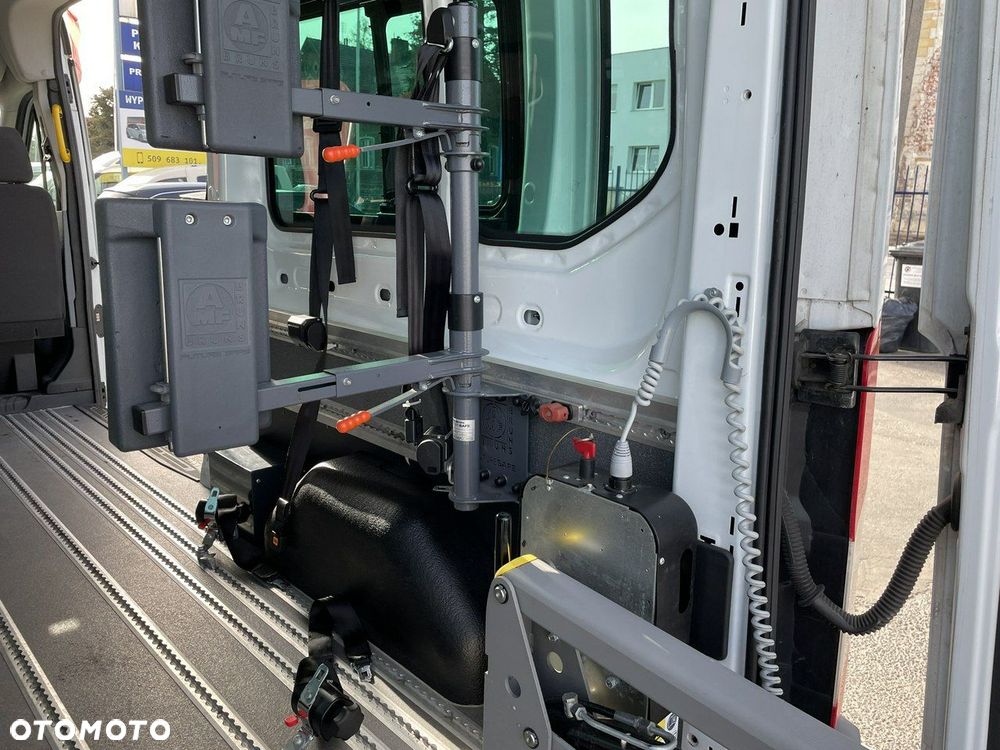 Ford Transit - 12
