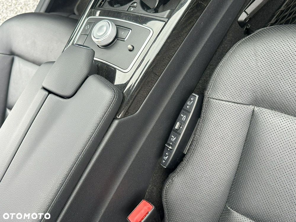 Mercedes-Benz Klasa E - 27