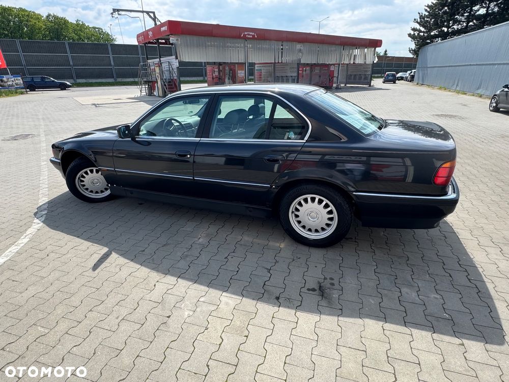 BMW Seria 7 - 10