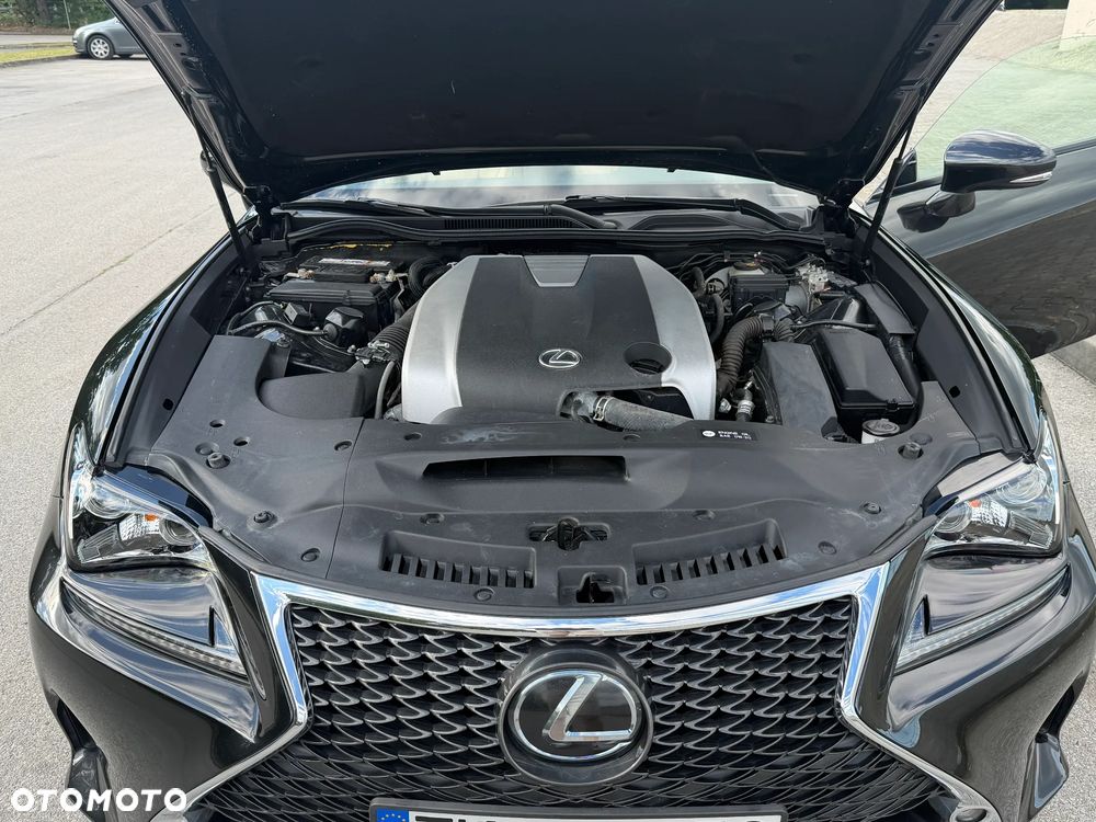 Lexus RC - 37