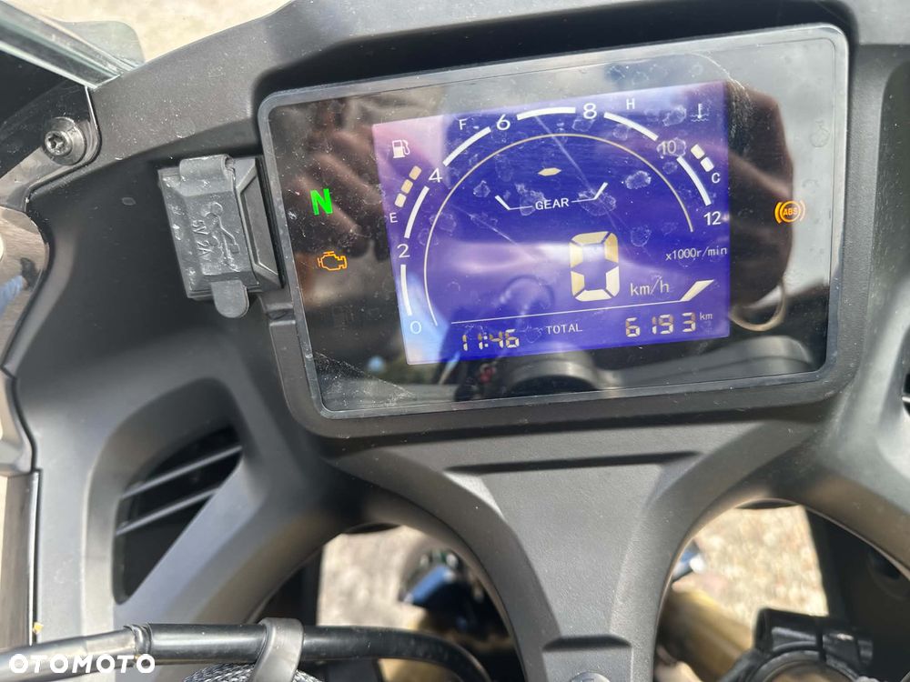 QJMOTOR SRK 125R - 8