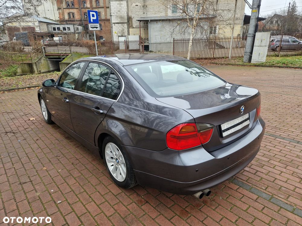 BMW Seria 3 325i - 4
