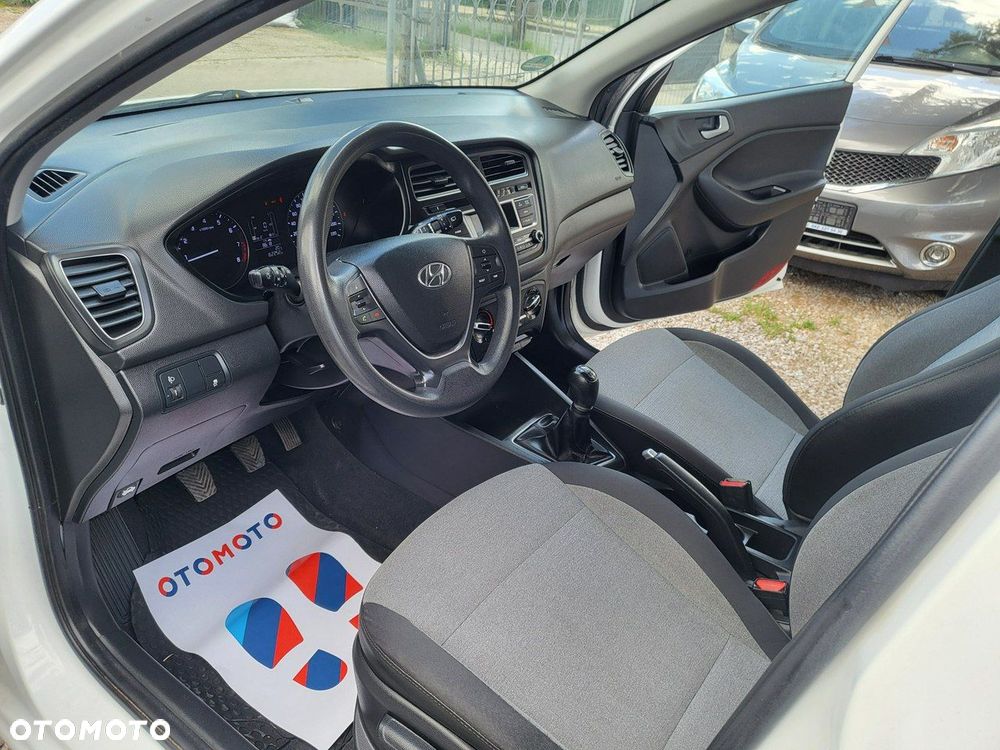 Hyundai i20 - 13
