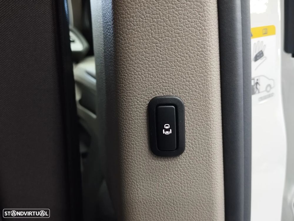 VW Multivan 2.0 TDI Life DSG - 21