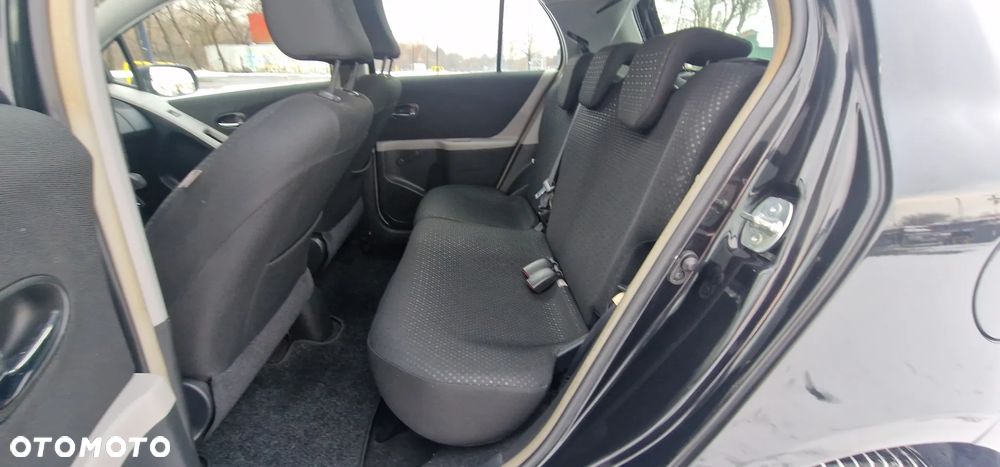 Toyota Yaris 1.33 VVT-i Club - 13