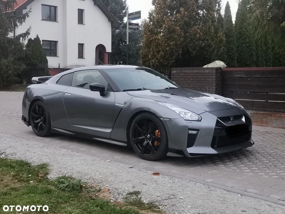 Nissan GT-R - 2