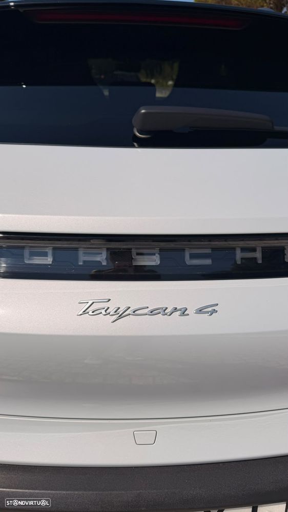 Porsche Taycan Cross Turismo 4 - 25