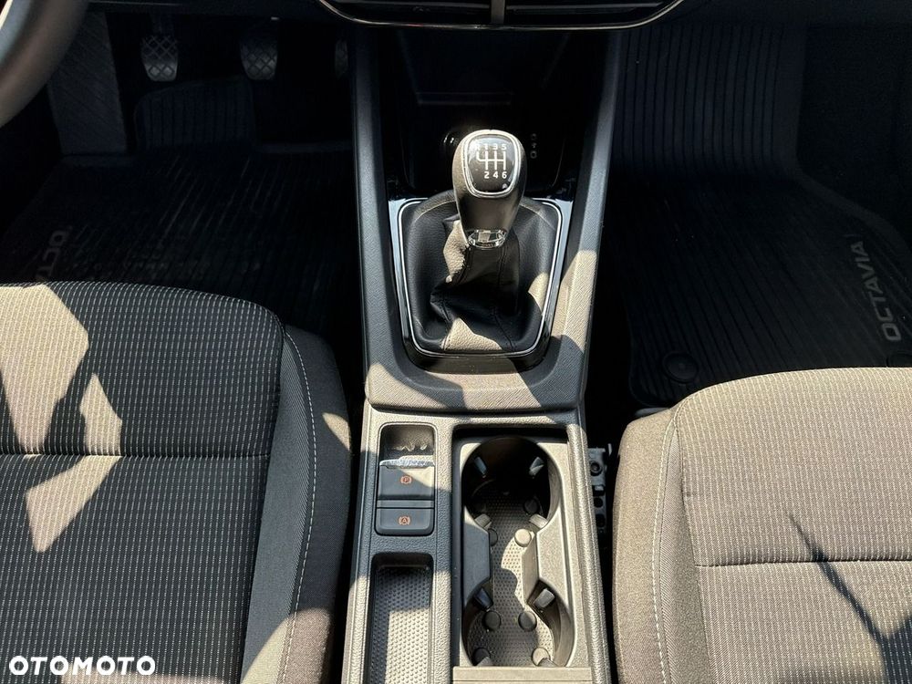Skoda Octavia 1.5 TSI Selection - 24