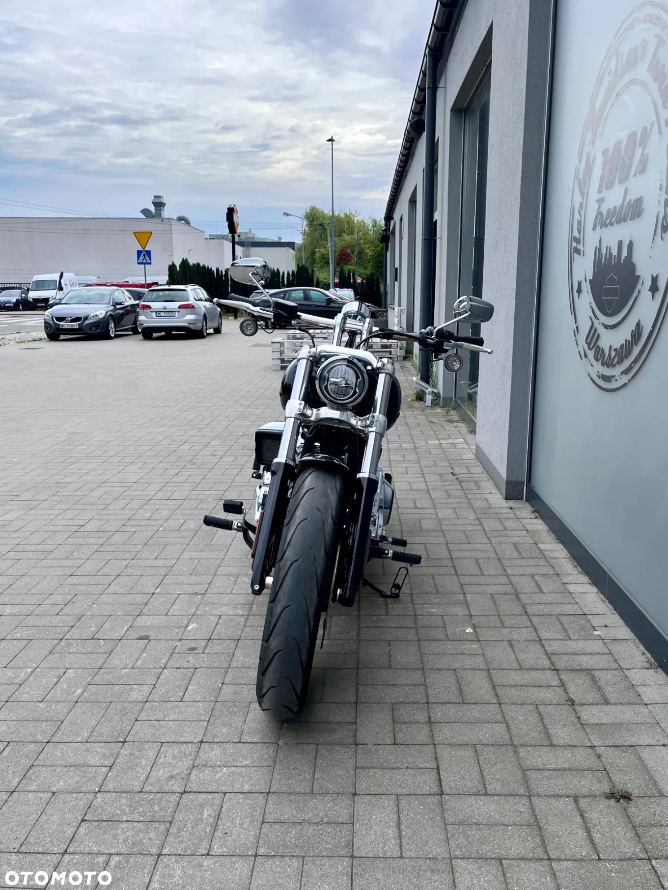 Harley-Davidson Softail Breakout - 6