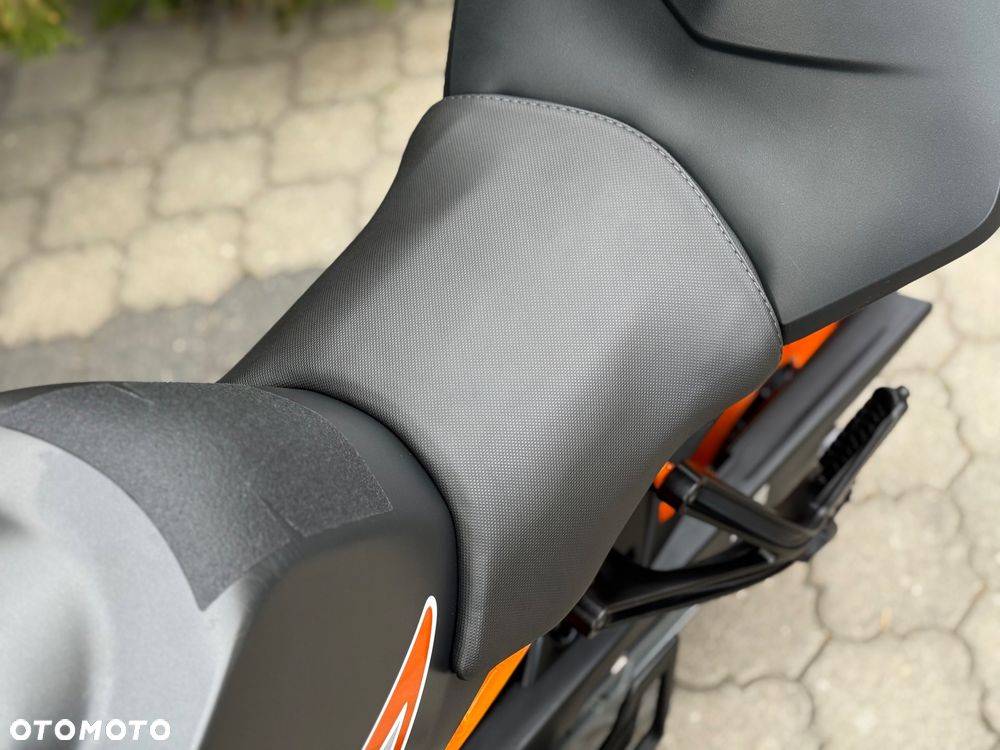 KTM RC 390 - 32