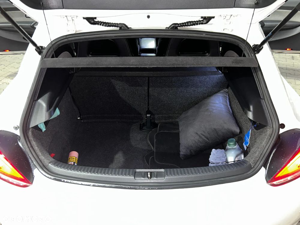 Volkswagen Scirocco - 26