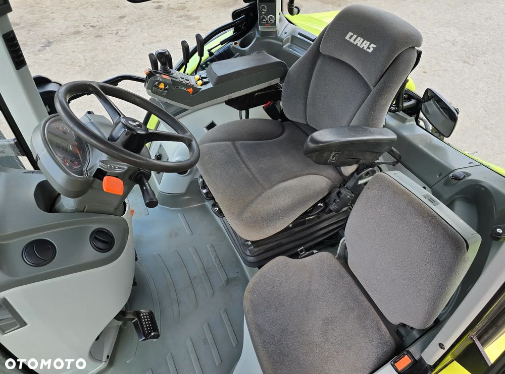 Claas Arion 640 - 11