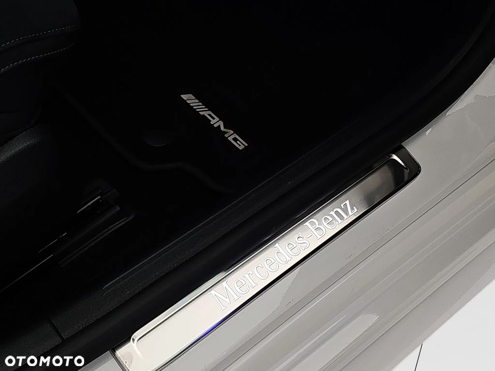 Mercedes-Benz Klasa C 300 de PHEV AMG - 19