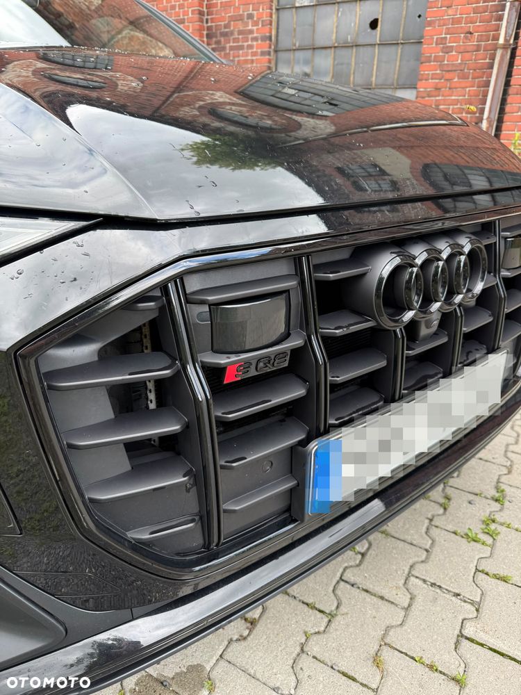 Audi SQ8 - 8