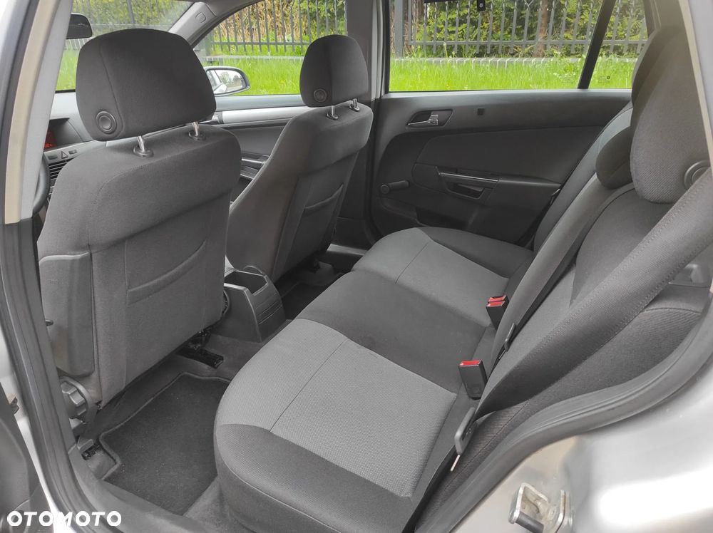 Opel Astra 1.6 Sport - 14
