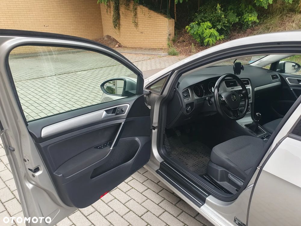 Volkswagen Golf 1.2 TSI BMT Comfortline - 14