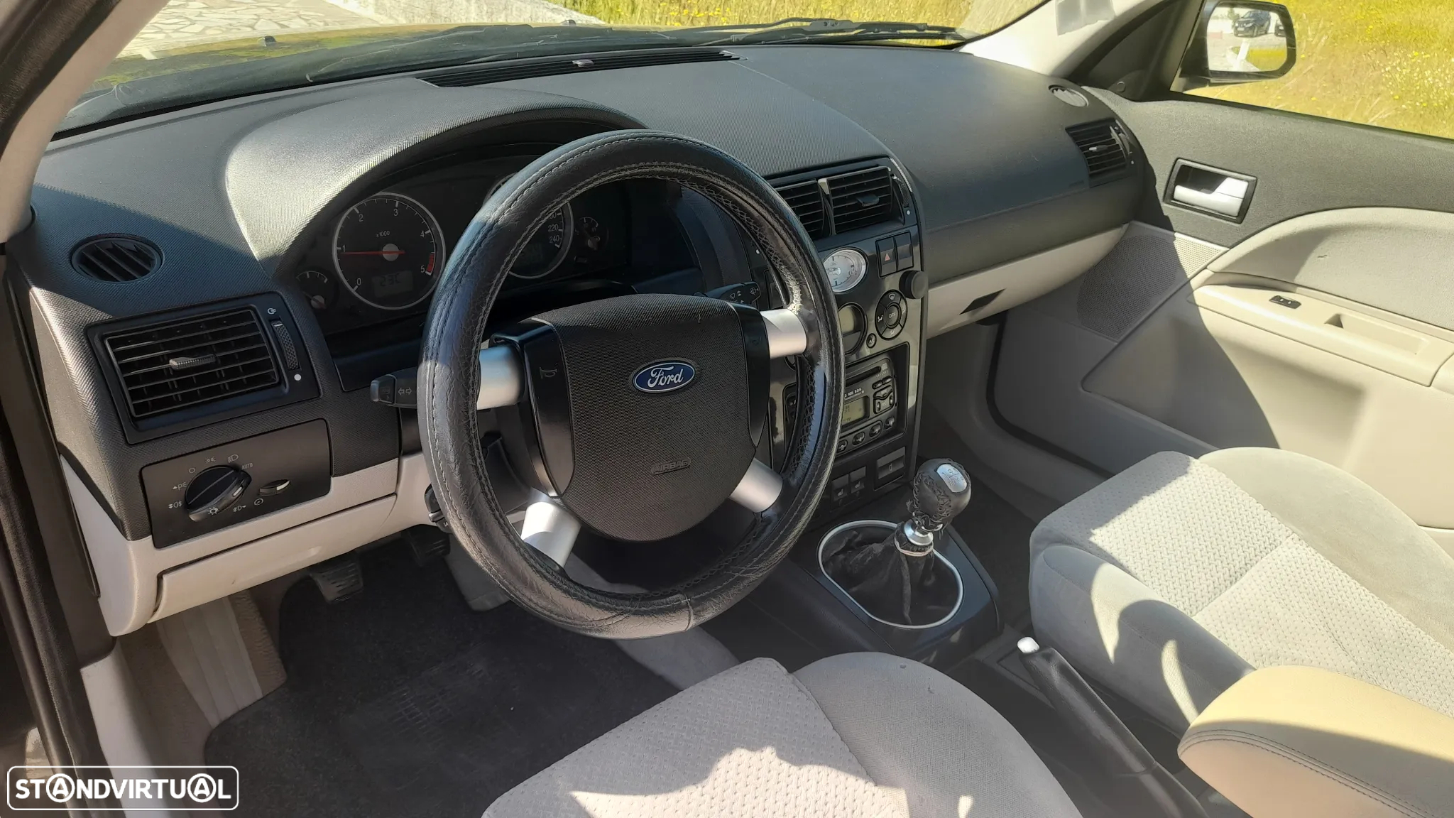 Ford Mondeo SW 2.0 TDdi Ghia - 18
