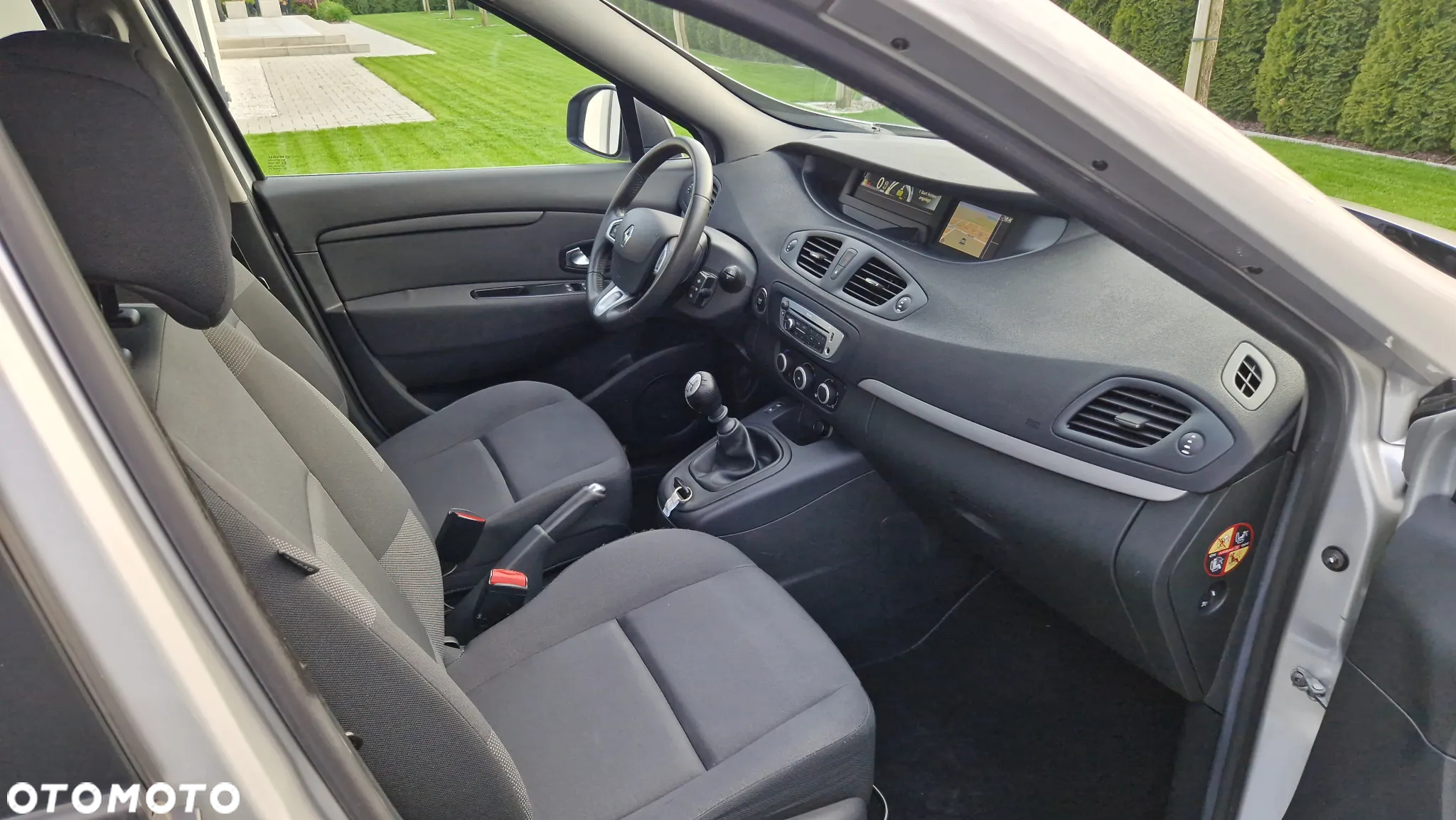 Renault Scenic 1.6 16V 110 TomTom Edition - 10