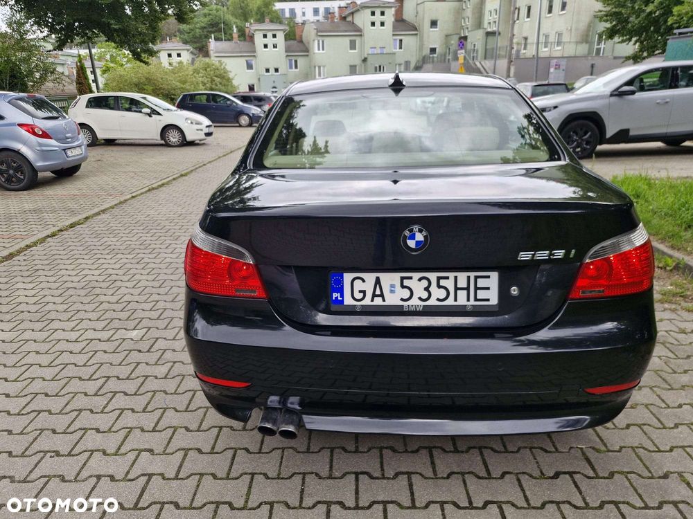 BMW Seria 5 523i - 4