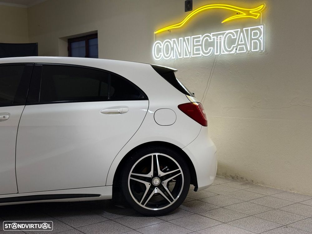 Mercedes-Benz A 180 d AMG Line - 14